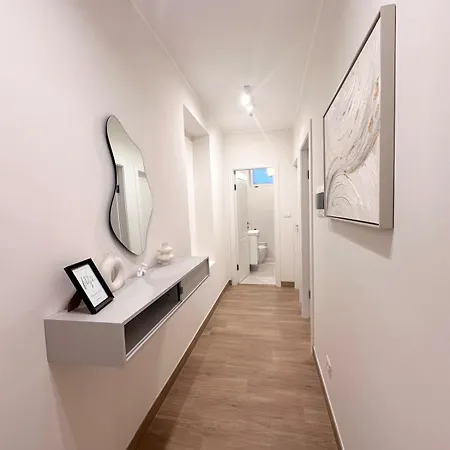 Apartmán Casa Maria - Quiet Courtyard Near Porta Nuova Station & Center