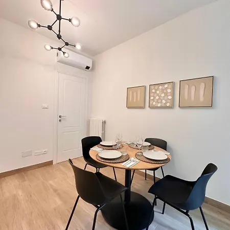 شقة Casa Maria - Quiet Courtyard Near Porta Nuova Station & Center تورينو